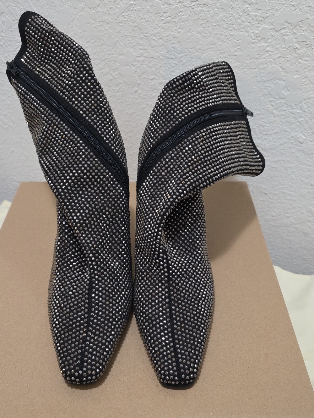 Steve Madden Vakay-R Women's Black Crystal-Embellished Zip Ankle Boots